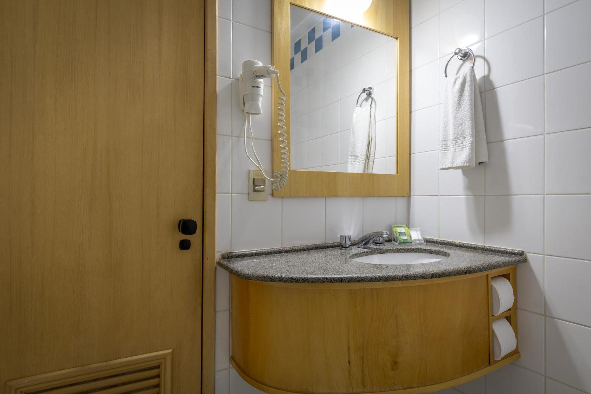 Brivali Hotel Centro Cacador Ngoại thất bức ảnh